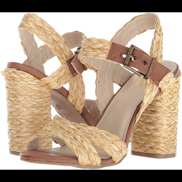 Mia Women’s Size US 6.5 Heels - Picture 5 of 10